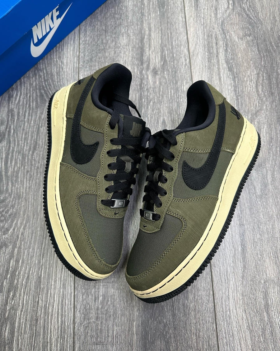 Nike Air Force 1 Low SP Undefeated Ballistic Dunk vs. AF1